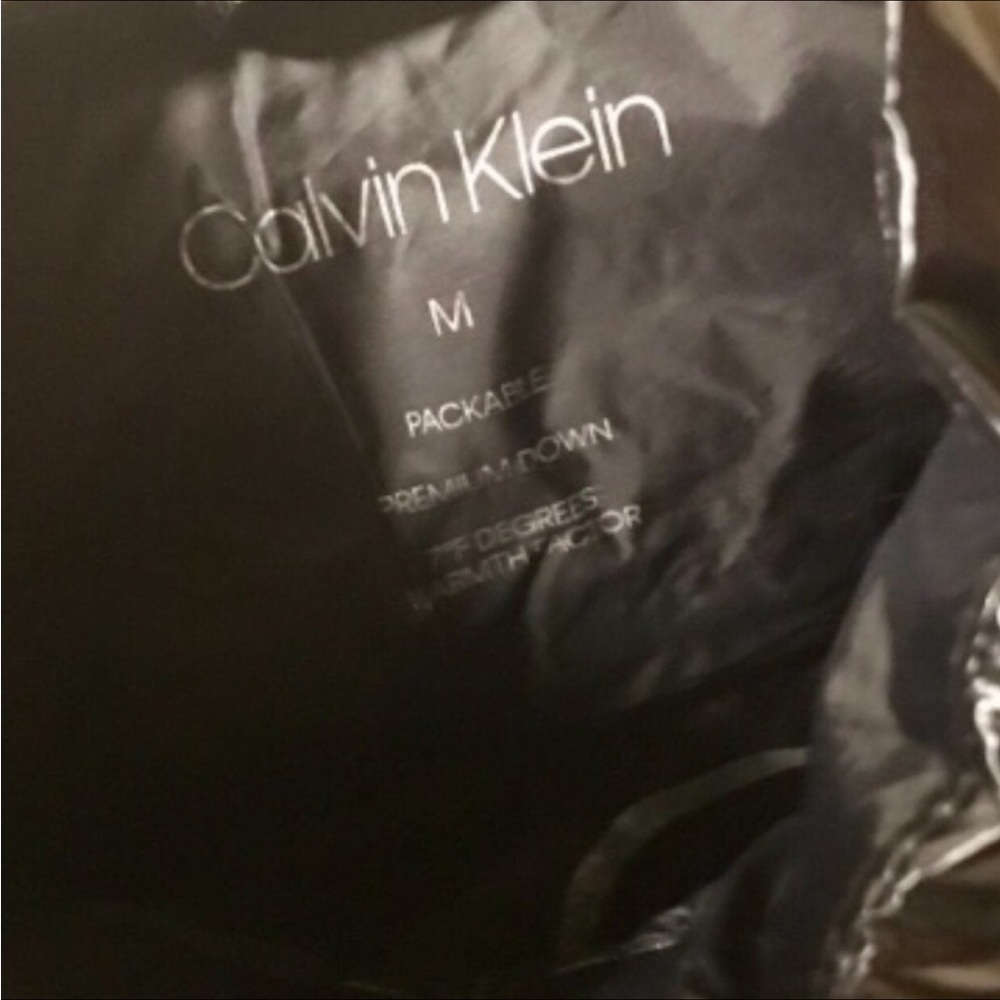 “CALVIN KLEIN PREMIUM DOWN COAT” IN “LIKE NEW” CONDITION‼️ - Picture 5 of 8